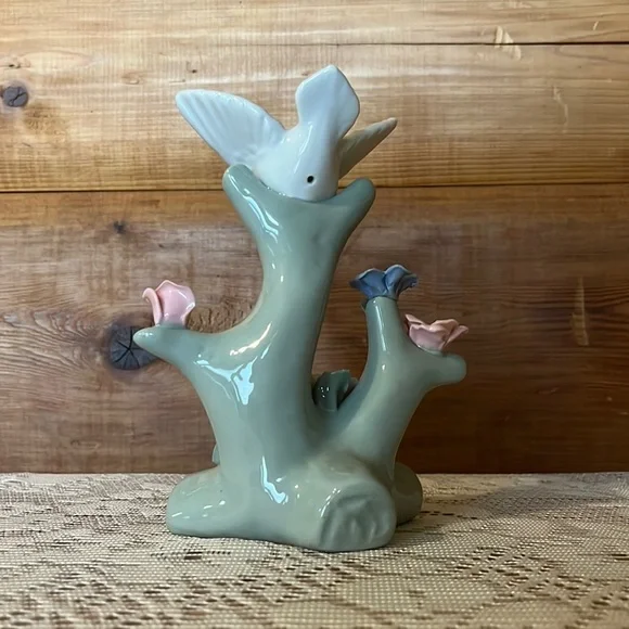 Porcelain Bird on a Branch with Flowers - Picture 4 of 7